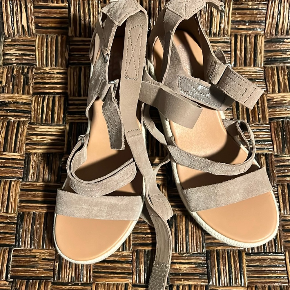 Sorel Women's Cameron Wedge Multistrap Sandals